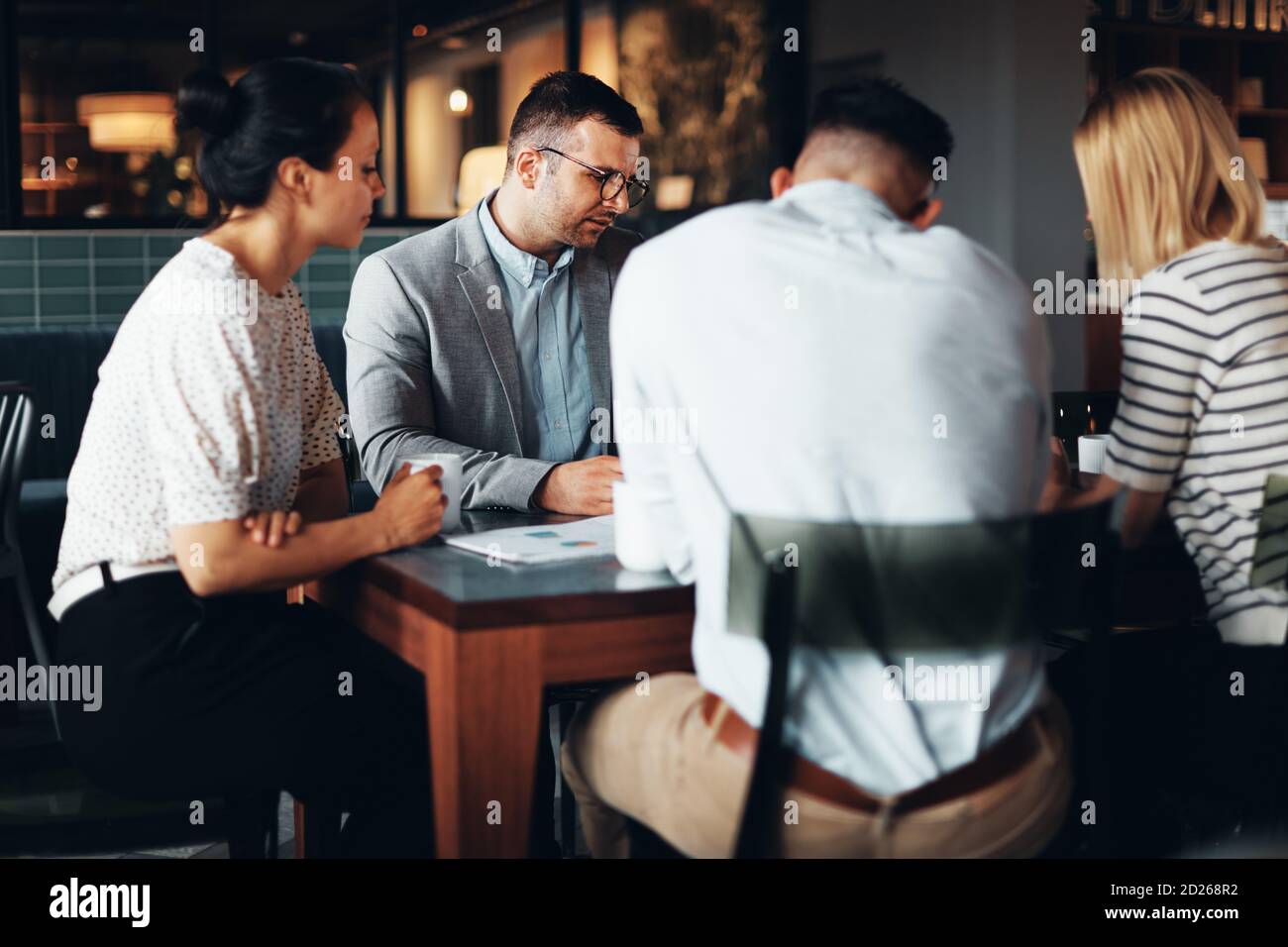 Business women in office lounge hi-res stock photography and images - Alamy