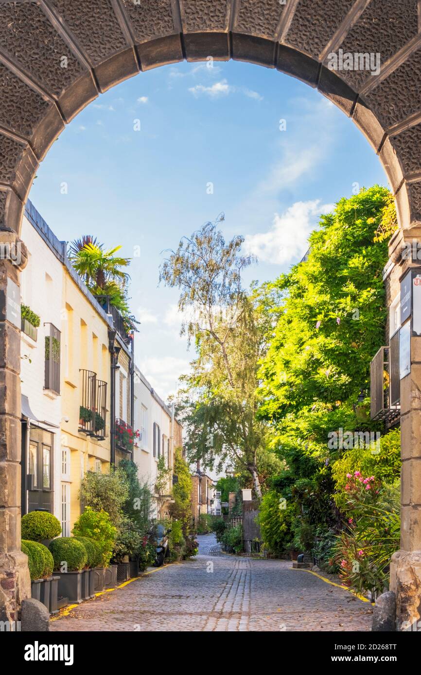 UK, London, Kensington & Chelsea, Kynance Mews: an exclusive row of residential converted carriage houses off Launceston place near South Kensington Stock Photo