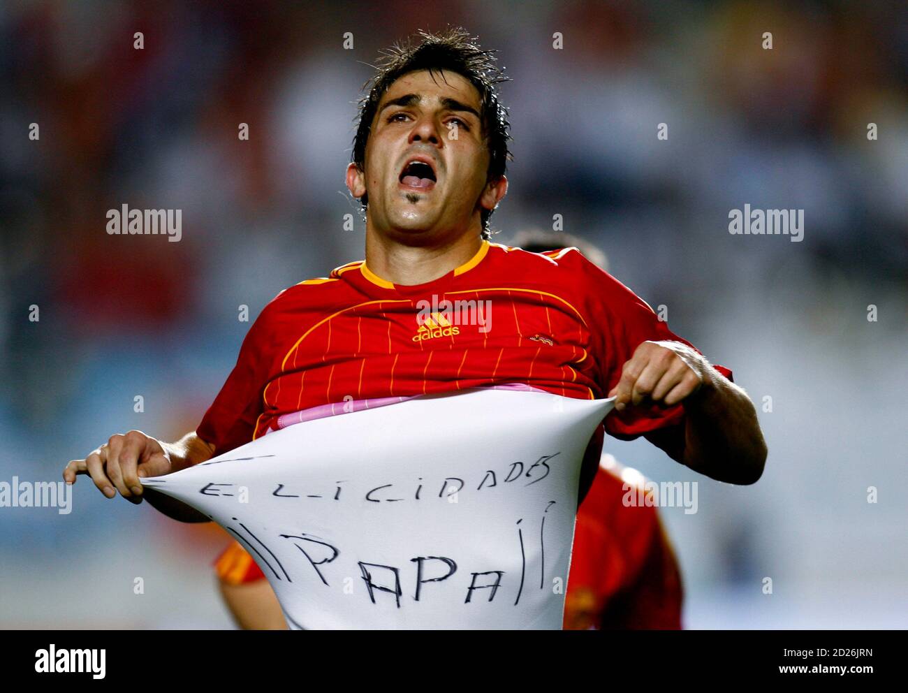 Spain's David Villa celebrates after scoring from the penalty spot against  Argentina during their international friendly soccer match at Nueva  Condomina stadium in Murcia, Spain October 11, 2006. REUTERS/Sergio Perez  (SPAIN Stock