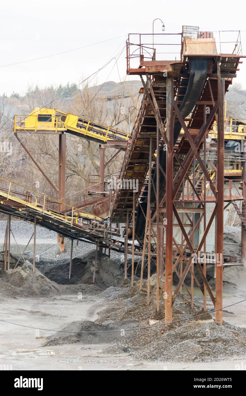 CONVEYOR BELT FOR STONE CRUSHER