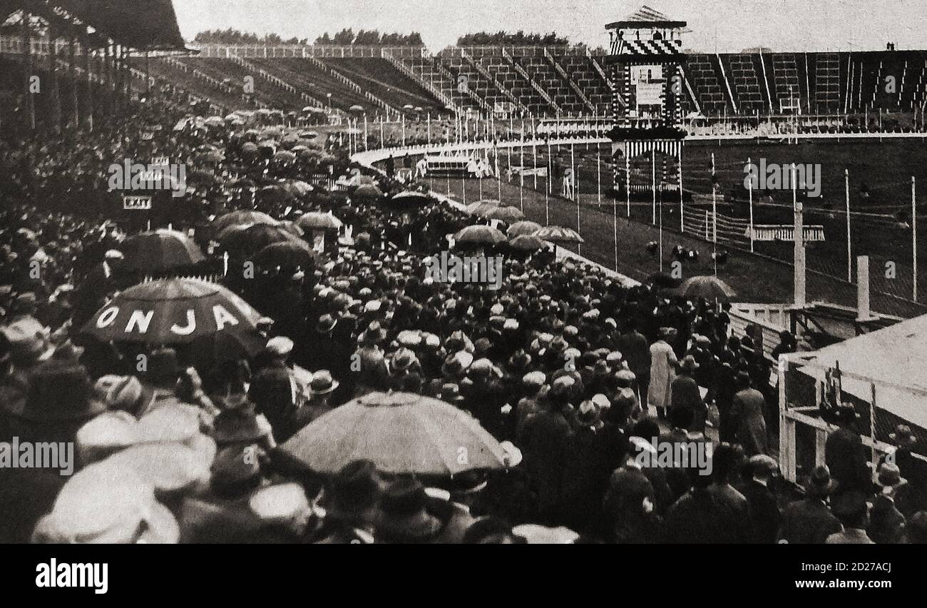 The white city stadium hi-res stock photography and images - Alamy