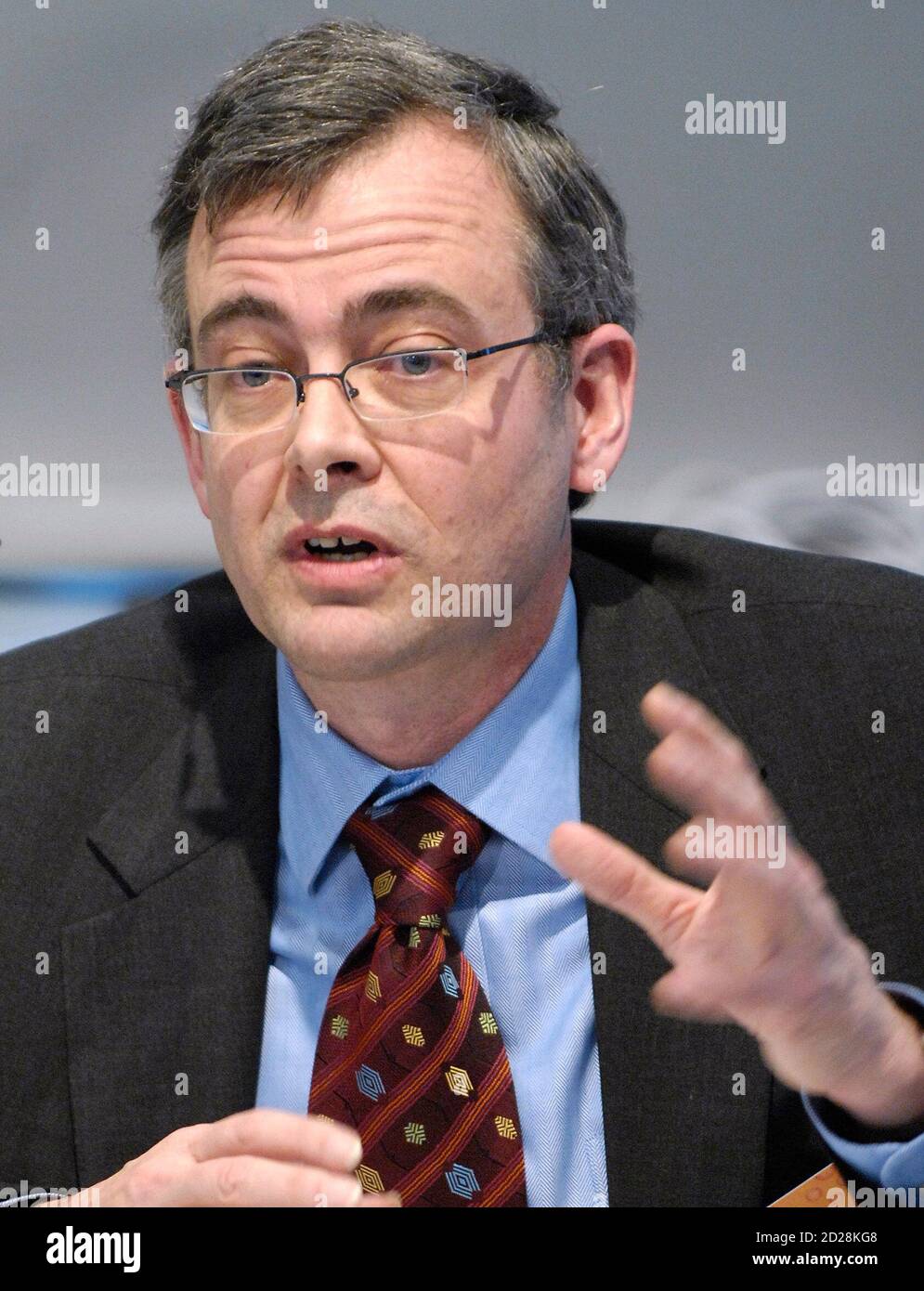 Steve Corneli, Vice President for Regulatory and Government from NRG Energy, speaks about the Global Roundtable on Climate Change during a news conference at Columbia University, in New York, February 20, 2007.  REUTERS/Chip East  (UNITED STATES) Stock Photo