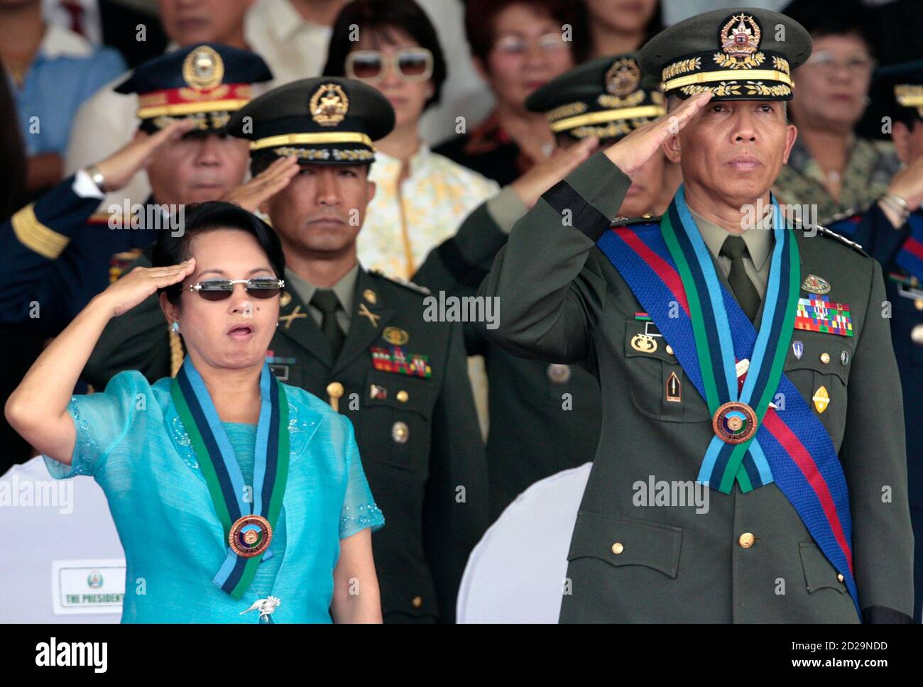 Armed philippines afp chief of staff lt hi-res stock photography and ...