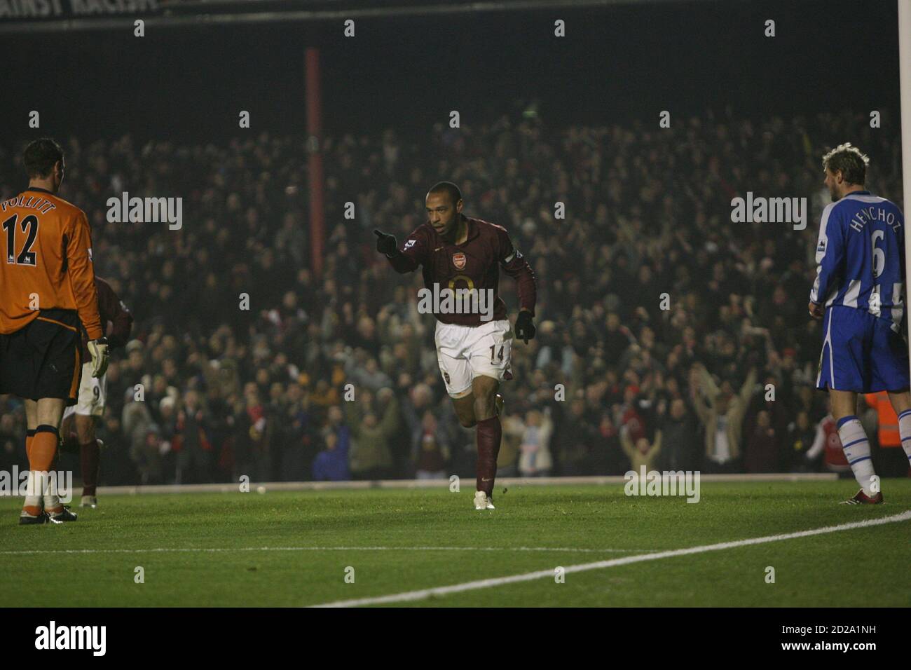 BEST QUALITY AVAILABLE (Uncropped)   Arsenal's Thierry Henry celebrates his goal during a semi-final second leg Carling Cup soccer match against Wigan Athletic at Highbury, London, January 24, 2006. REUTERS/Eddie Keogh 24/01/2006 Stock Photo