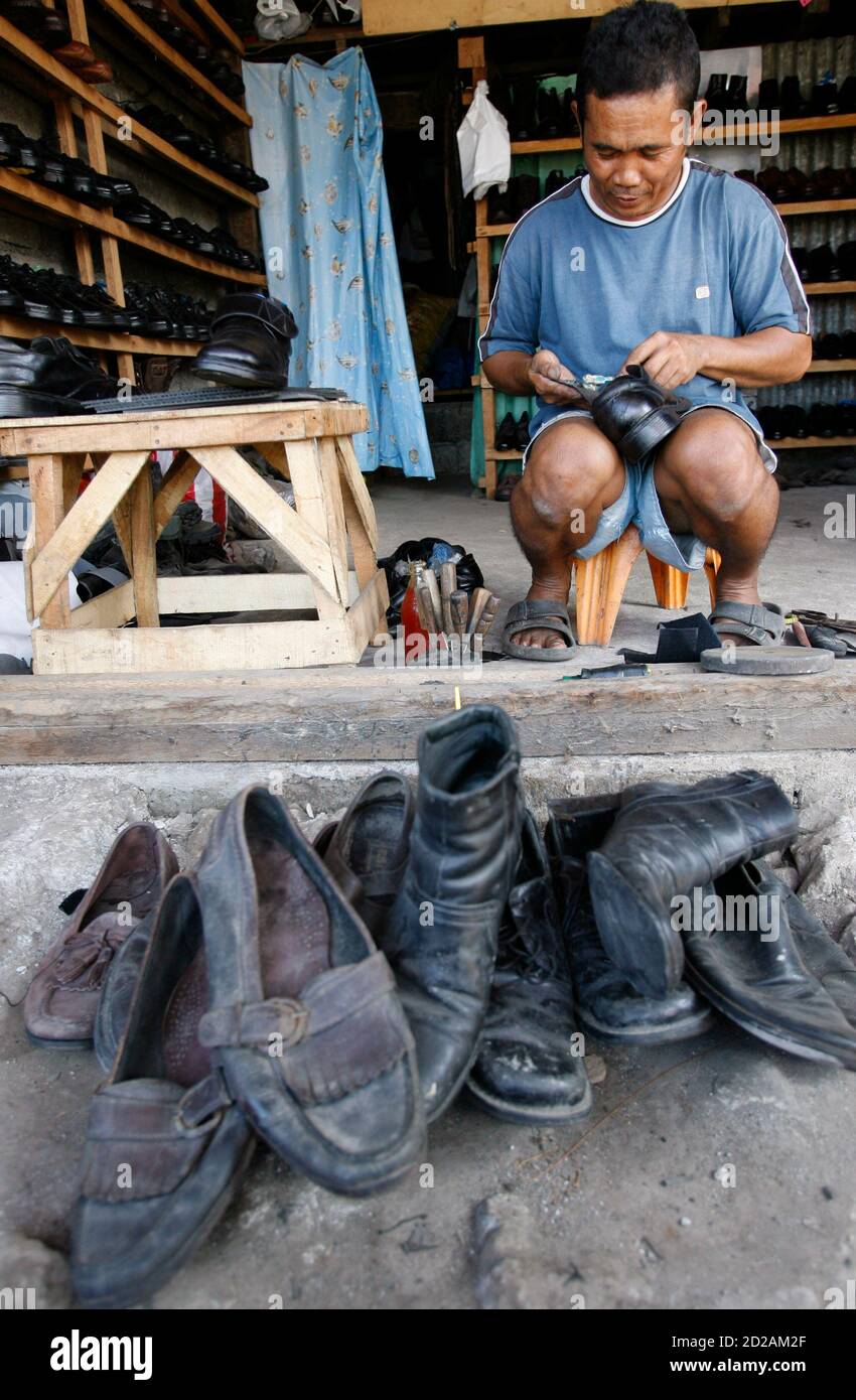 Shoe Maker Footwear Repair Near Me Cobbler Shop Leather Cobbler