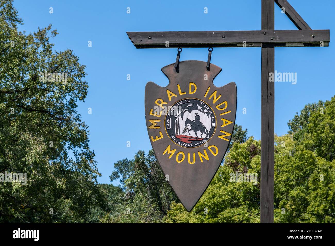 Emerald Indian Mound sign ,archeological site on the Natchez Trace Parkway, Mississippi, USA. Stock Photo