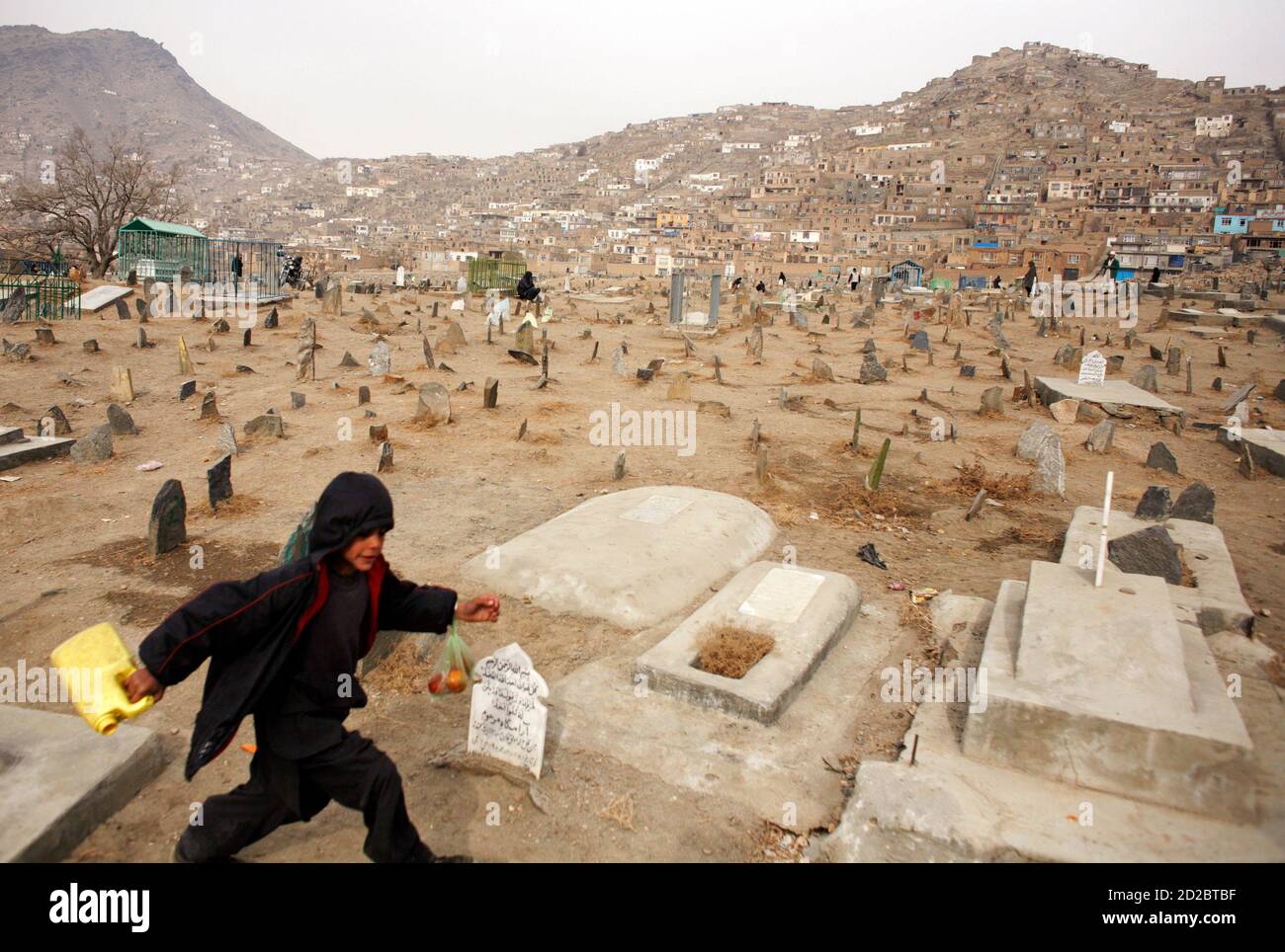 Kabul cemetery hires stock photography and images Alamy