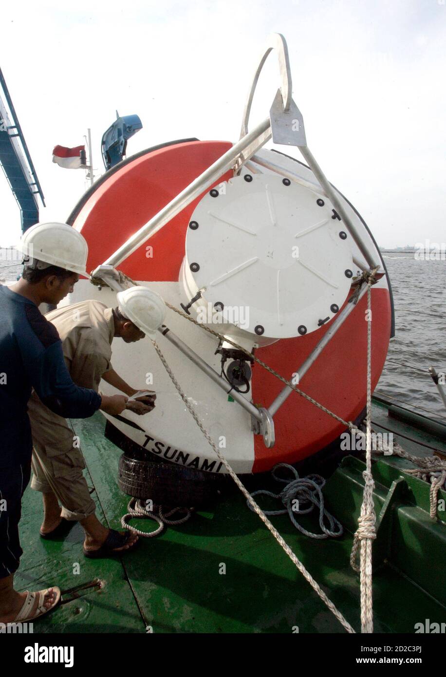 Tsunami early warning system hires stock photography and images Alamy