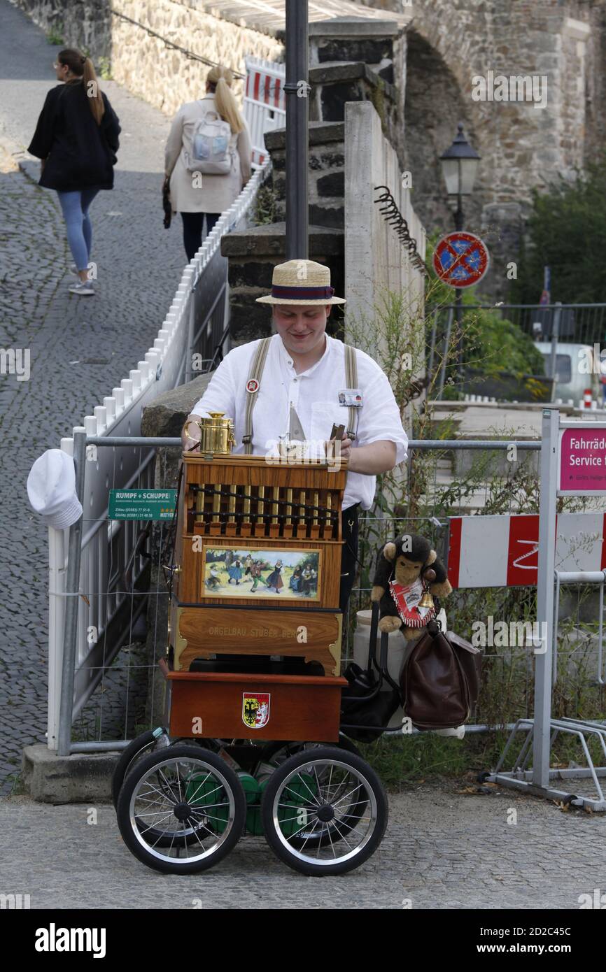 Pierre Pilz, Drehorgelspieler Drehorgelmann, Leierkastenmann Leierkastenspieler, Drehorgel-Spieler aus Görlitz , Drehorgel,Leierkasten, Stock Photo