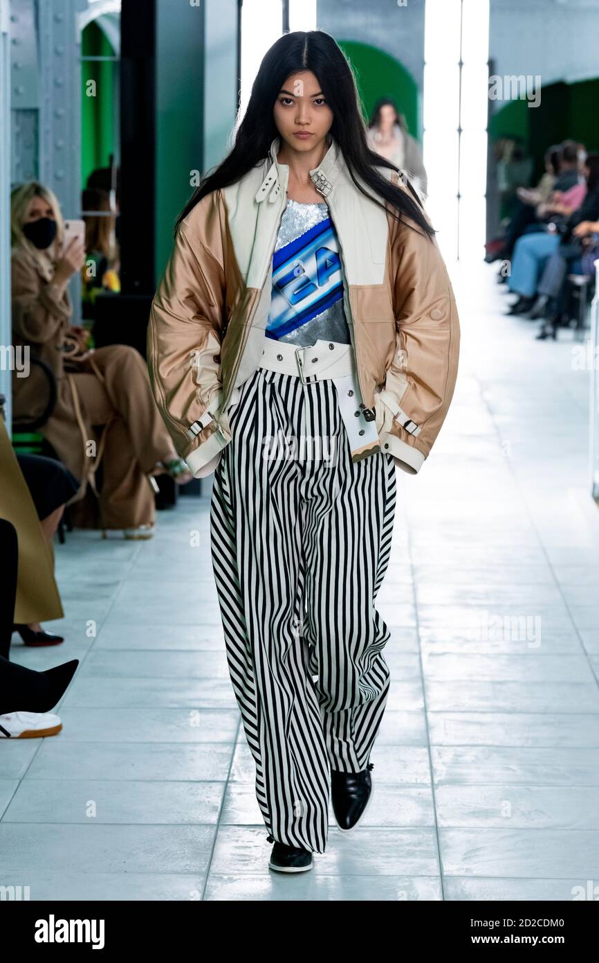 Louis Vuitton SS21  Fashion, Fashion outfits, Couture fashion