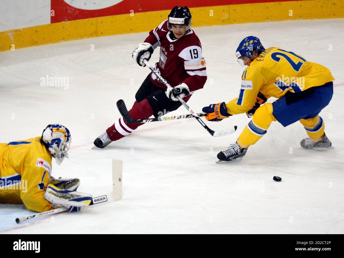 Page 3 - Hockey Stop High Resolution Stock Photography and Images - Alamy
