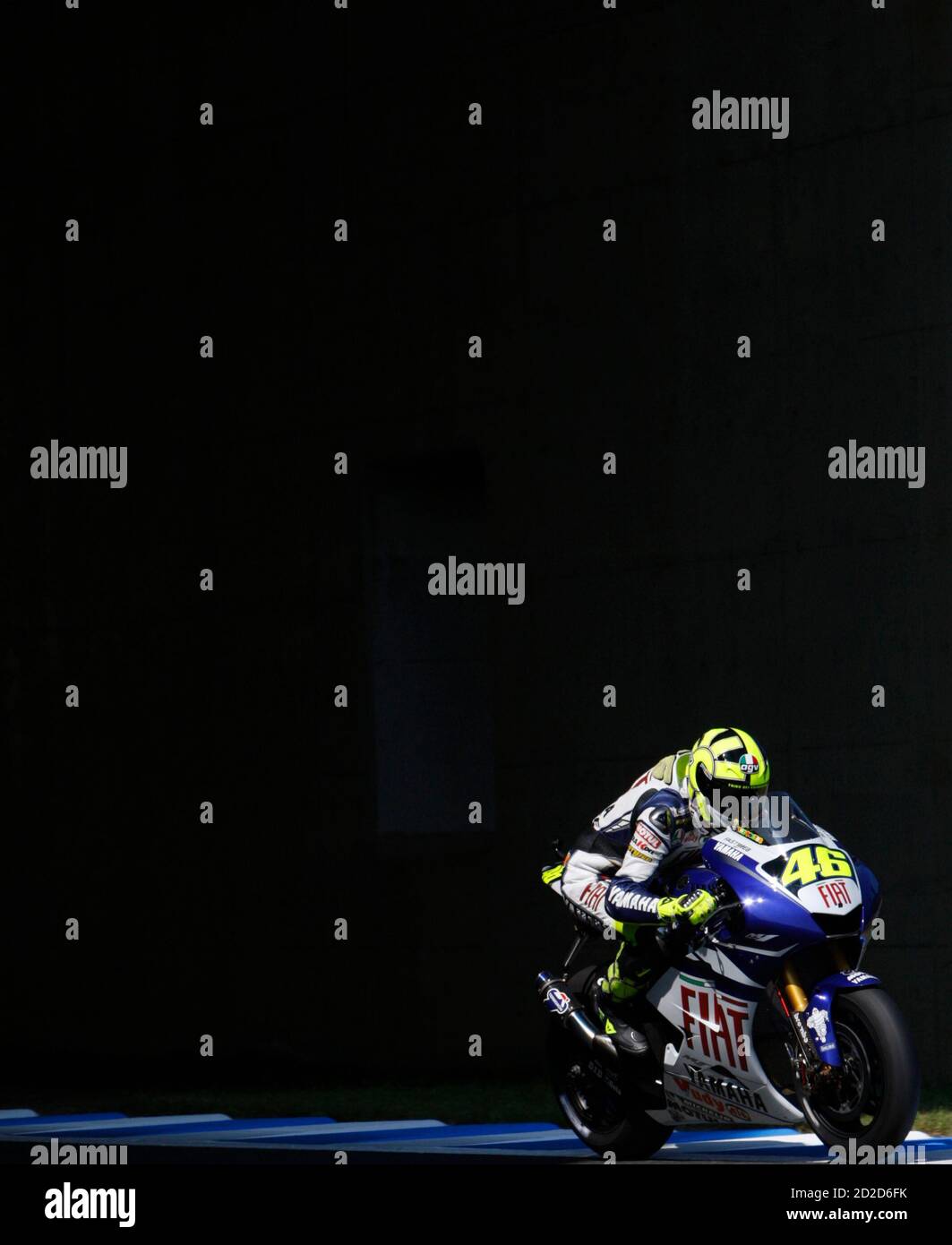 Yamaha Motogp Rider Valentino Rossi Of Italy Drives Past A Tunnel During The Third Free Practice Session At The Japanese Grand Prix In Motegi North Of Tokyo September 22 07 Reuters Kim Kyung Hoon