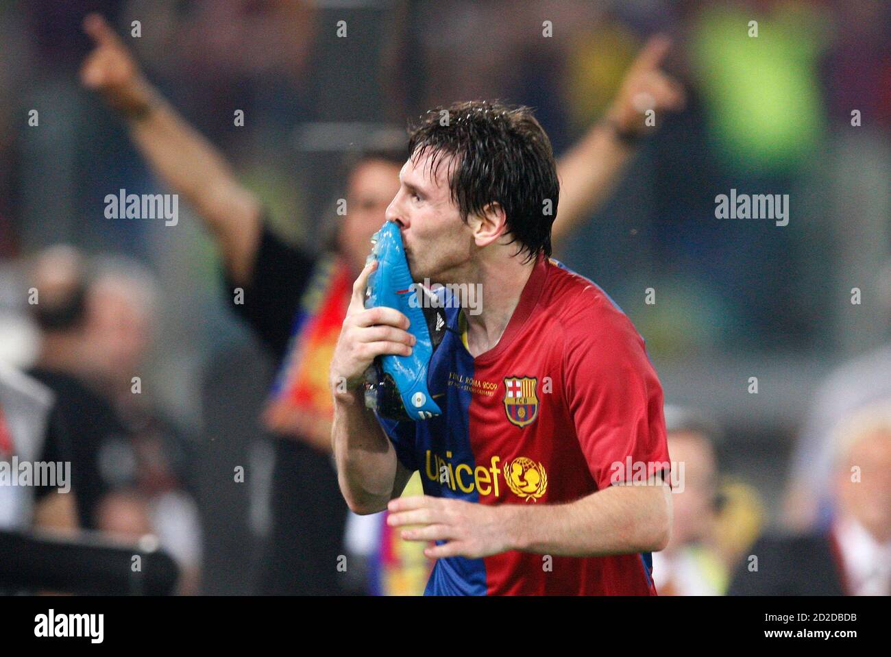 Nếu bạn yêu thích tình yêu và bóng đá, những khoảnh khắc thần thánh của HLV Messi sẽ là điểm nhấn hoàn hảo cho bộ sưu tập hình ảnh của bạn. Hãy tải ngay những tấm ảnh cao độ này!