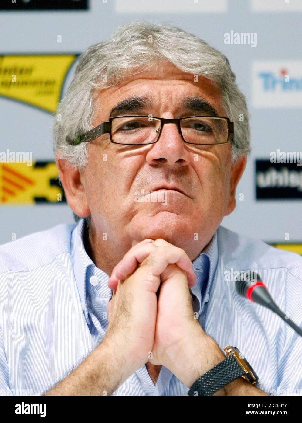 Espanyol's President Daniel Sanchez Llibre attends a news conference during  the official presentation of his new players in Barcelona August 27, 2009.  REUTERS/Albert Gea (SPAIN SPORT SOCCER HEADSHOT Stock Photo - Alamy