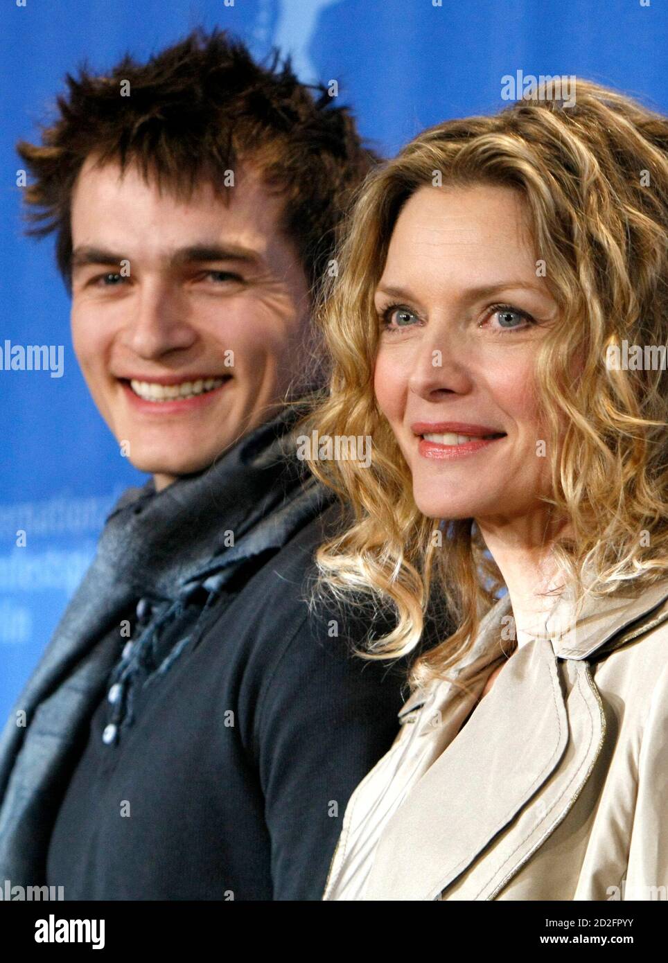 Rupert Friend Michelle Pfeiffer Pose Hi res Stock Photography And rupert-friend-michelle-pfeiffer-pose-hi-res-stock-photography-and