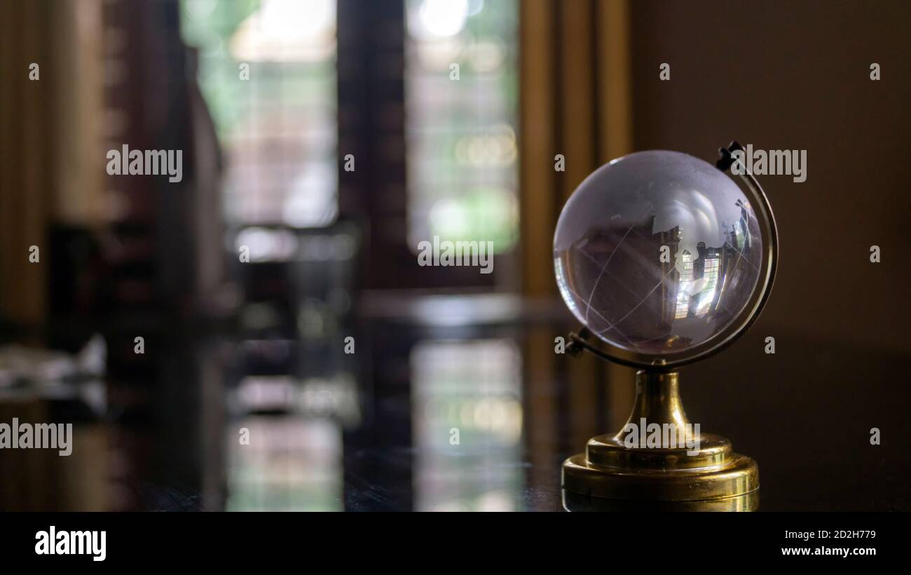 Globe map on table hi-res stock photography and images - Alamy