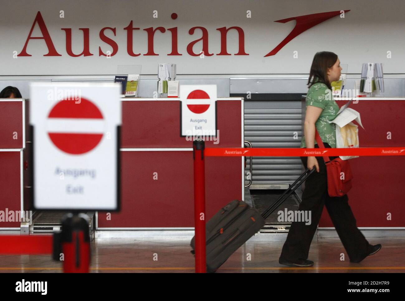 Austria vienna airport check in hires stock photography and images Alamy