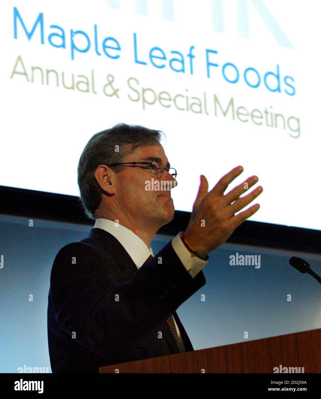 Maple Leaf Foods Inc. President and Chief Executive Officer Michael McCain speaks to shareholders during the company's annual general meeting in Mississauga, April 29, 2009.     Maple Leaf Foods, one of Canada's largest food processors, reported a quarterly profit on Wednesday but the effects of last summer's costly recall of tainted meat lingered on.    REUTERS/ Mike Cassese   (CANADA BUSINESS FOOD) Stock Photo