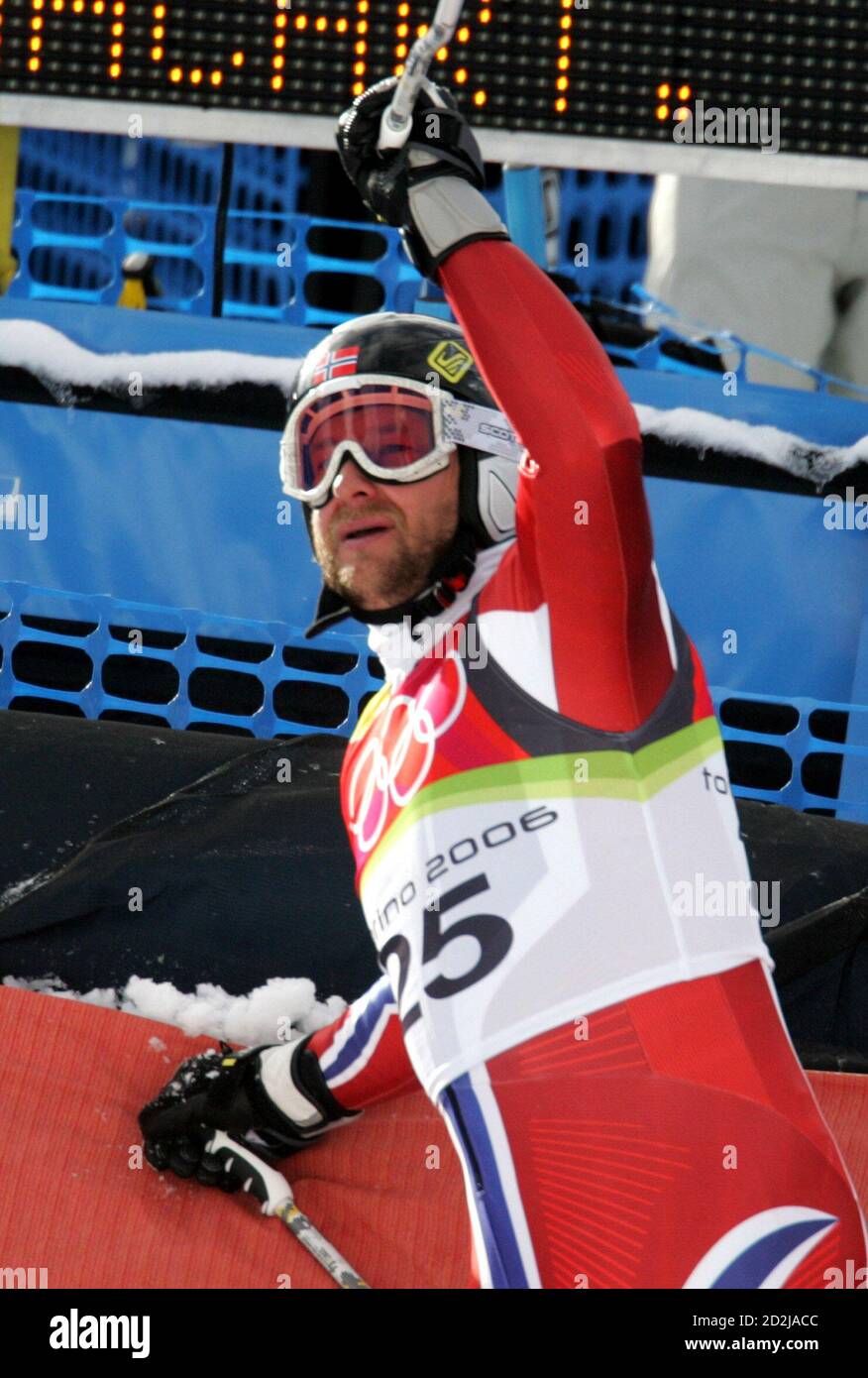 Kjetil Andre Aamodt Of Norway Reacts Finishing The Men S Alpine Skiing Super G At The 2006 Torino Winter Olympic Games In Sestriere Italy February 18 2006reuters Michael Leckel Stock Photo Alamy