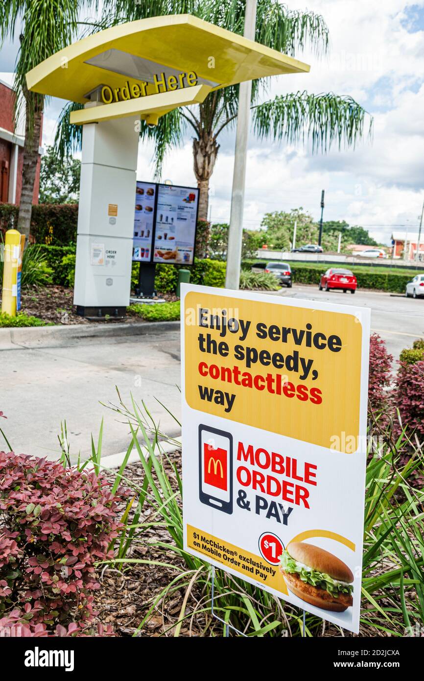 Drive thru window fast food restaurant hires stock photography and