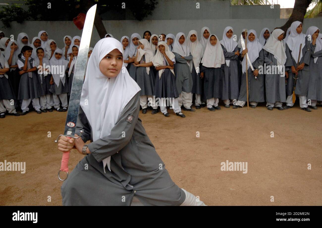 Muslim girls training hires stock photography and images Alamy
