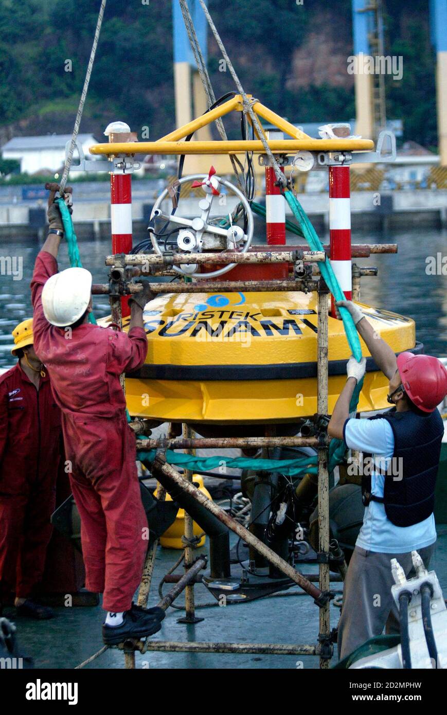 Tsunami early warning system hires stock photography and images Alamy