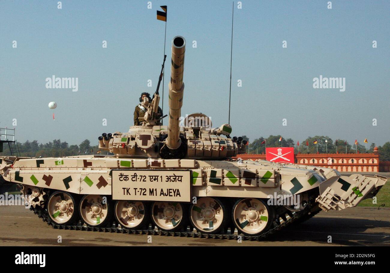 An Indian Army Tk T 72 M1 Ajeya Tank Participates In The Army Day Parade In New Delhi January 15 07 Reuters B Mathur India Stock Photo Alamy
