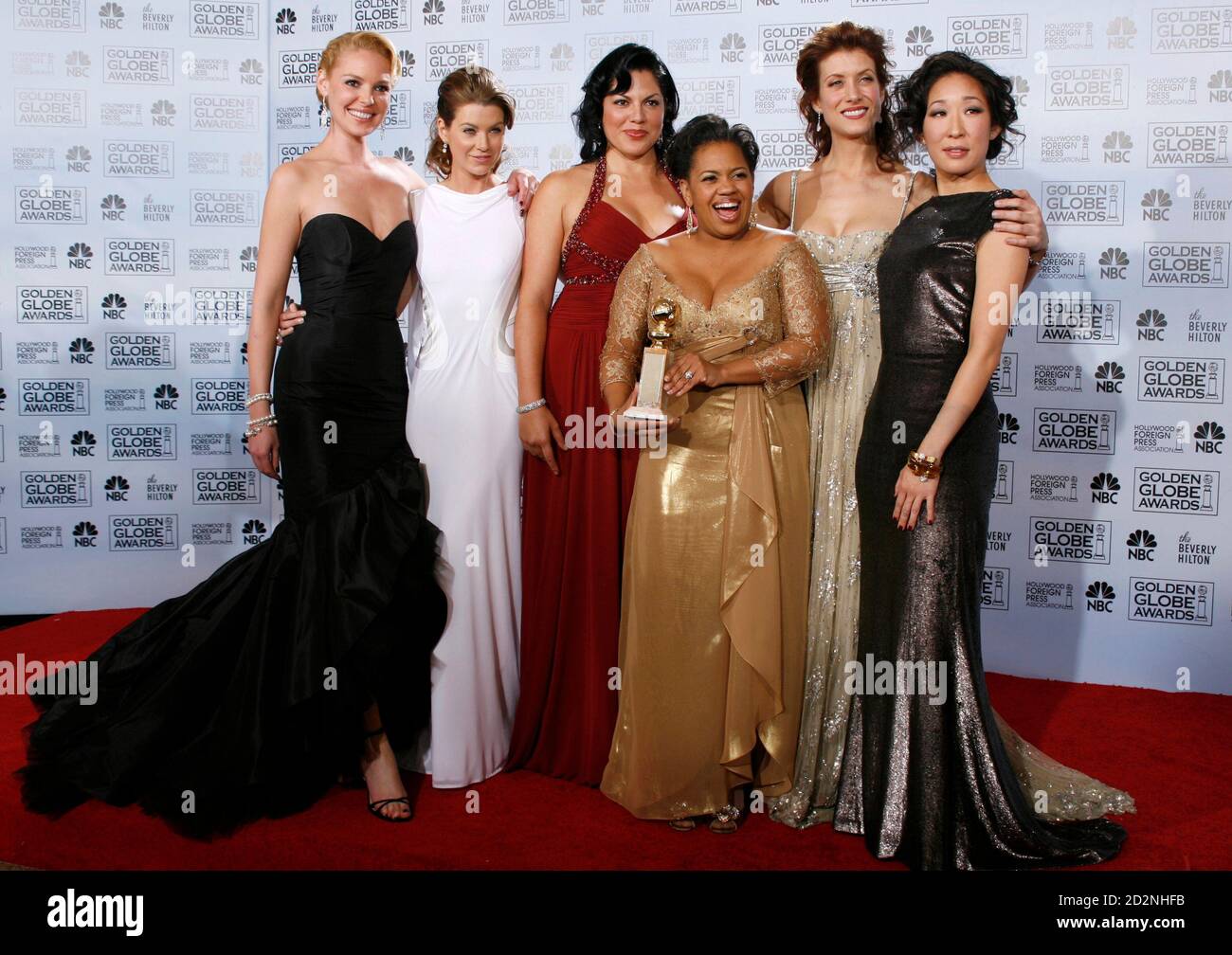 Grey S Anatomy Stars L R Katherine Heigl Ellen Pompeo Sara Ramirez Chandra Wilson Kate Walsh And Sandra Oh Pose Backstage After Winning The Award For Best Television Series Drama At The 64th