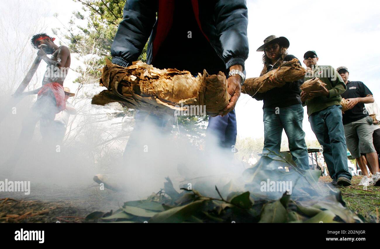 Aboriginal burial ceremony australia hires stock photography and