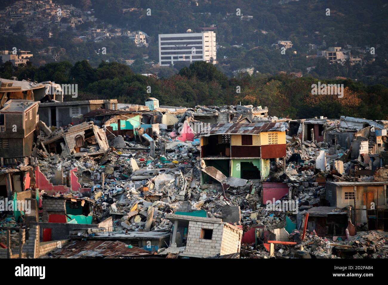 Землетрясение 2010 год. Землетрясение на Гаити в 2010 порт-о-Пренс. 12 Января 2010 землетрясение на Гаити. Порт-о-Пренс Гаити 2010 года.