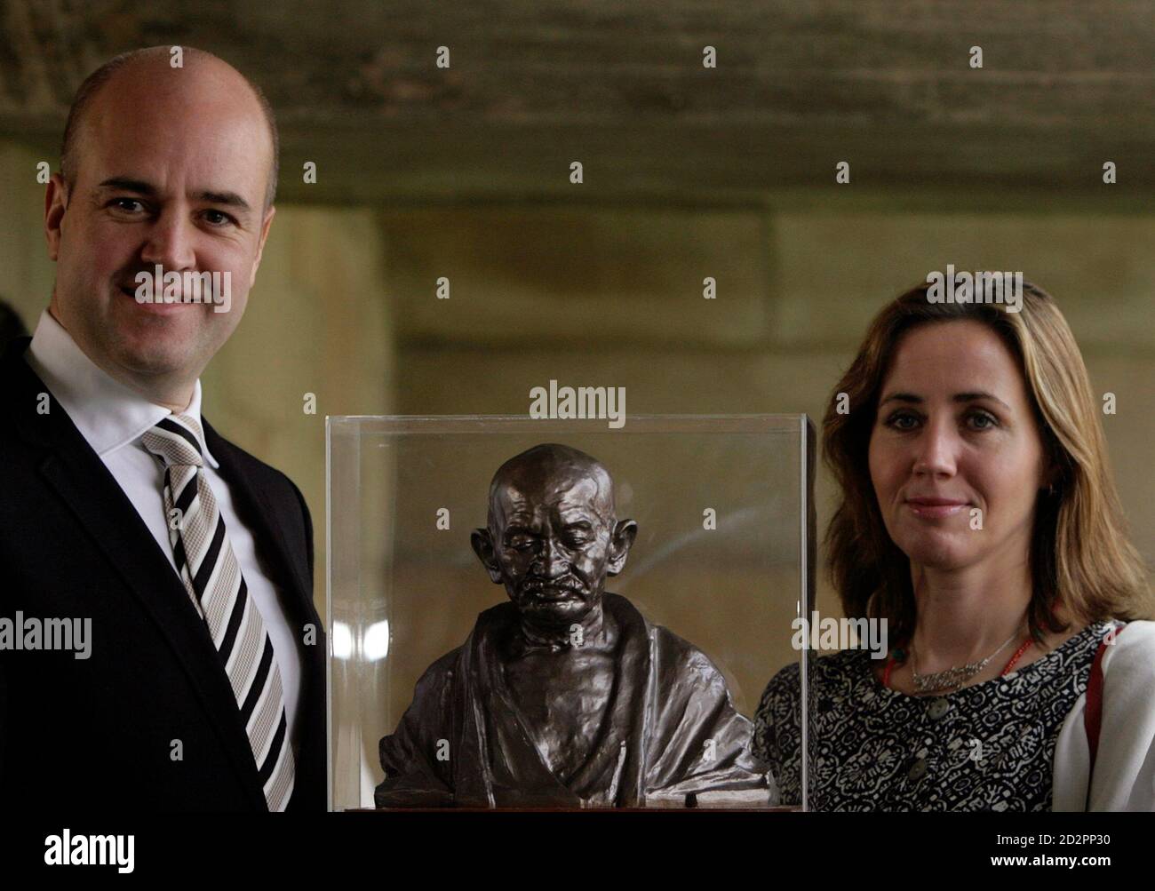 Mahatma Gandhi Statue Rajghat High Resolution Stock Photography and ...