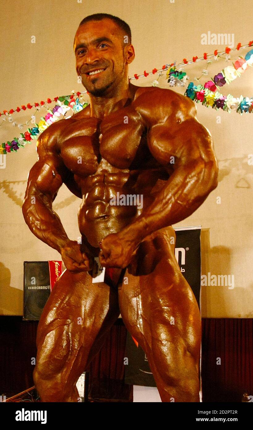 Oiled Muscle Men