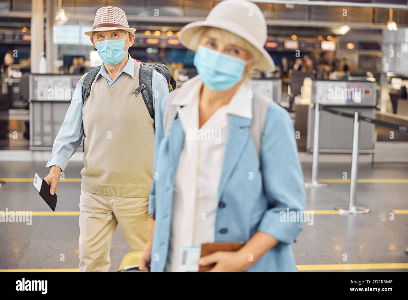 Passengers boarding passes hires stock photography and images Alamy