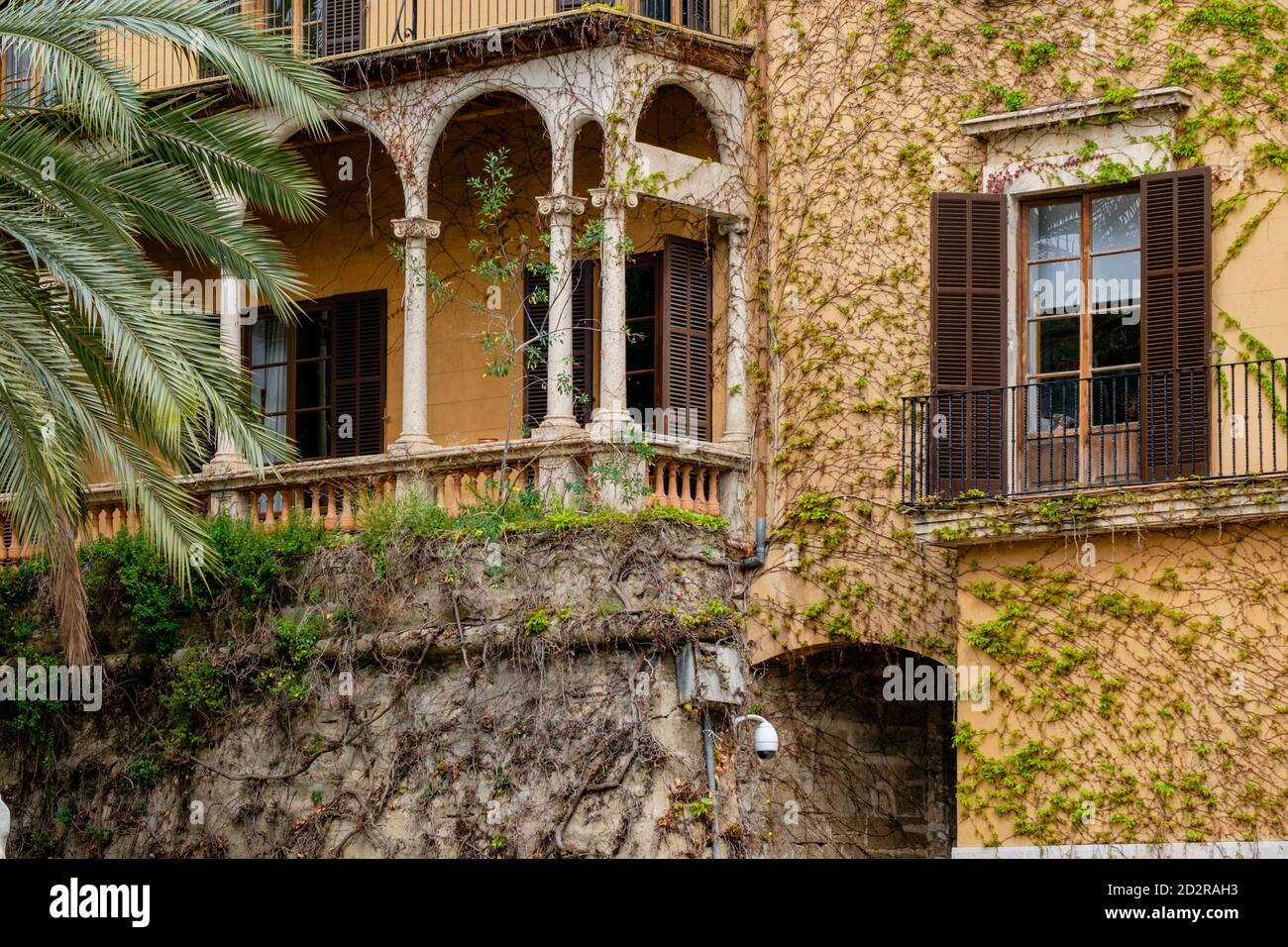 arcos de medio punto con columnas de tradición jónica, Can Chacon, Ses  Minyones, siglo XVII, Palma, Mallorca, balearic islands, Spain Stock Photo  - Alamy