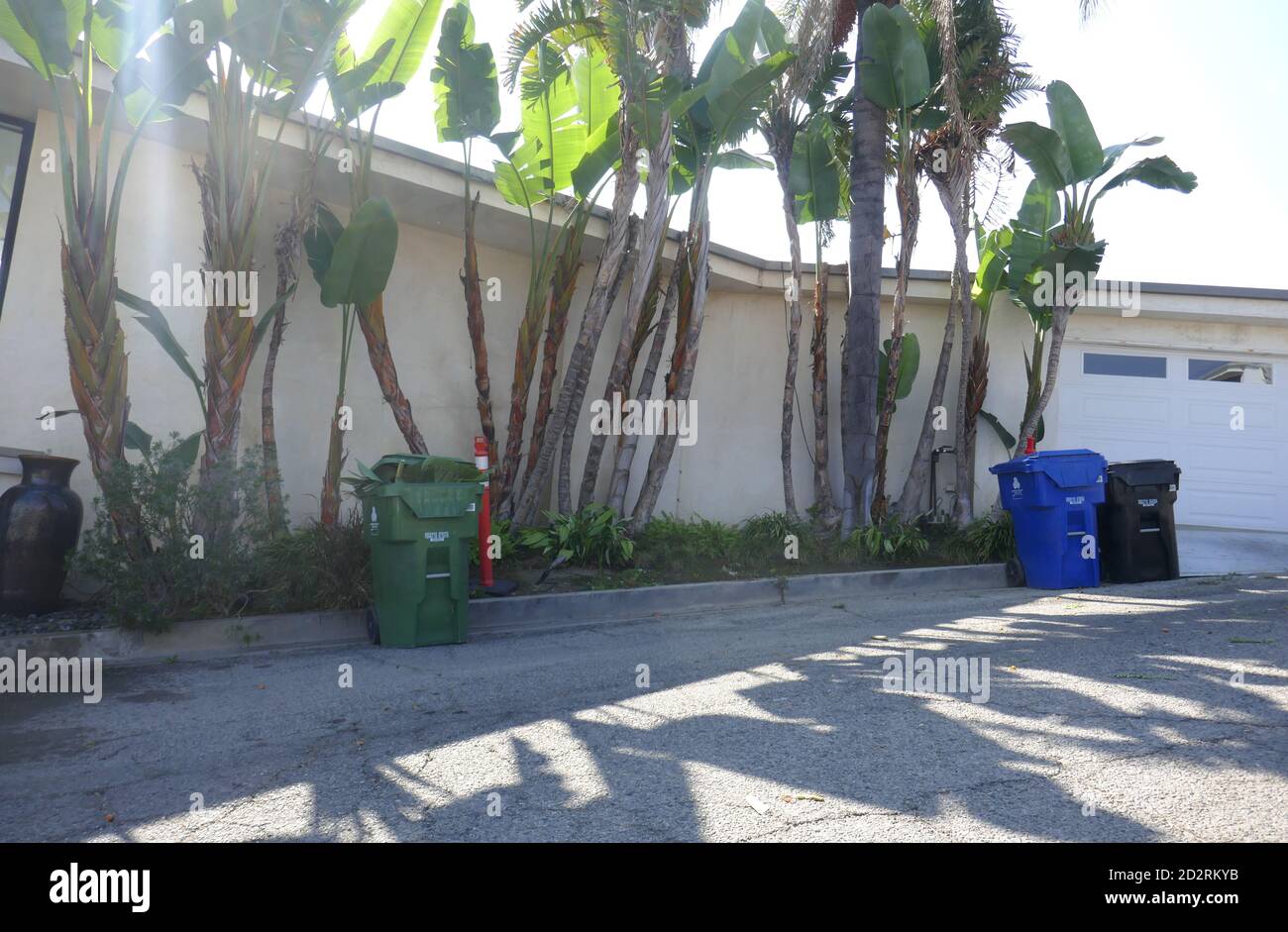 Los Angeles, California, USA 6th October 2020 A general view of atmosphere of Musician George Harrison's former home and musicians Paul Simon and Art Garfunkel's former home at 1567 Blue Jay Way on October 6, 2020 in Los Angeles, California, USA. Photo by Barry King/Alamy Stock Photo Stock Photo