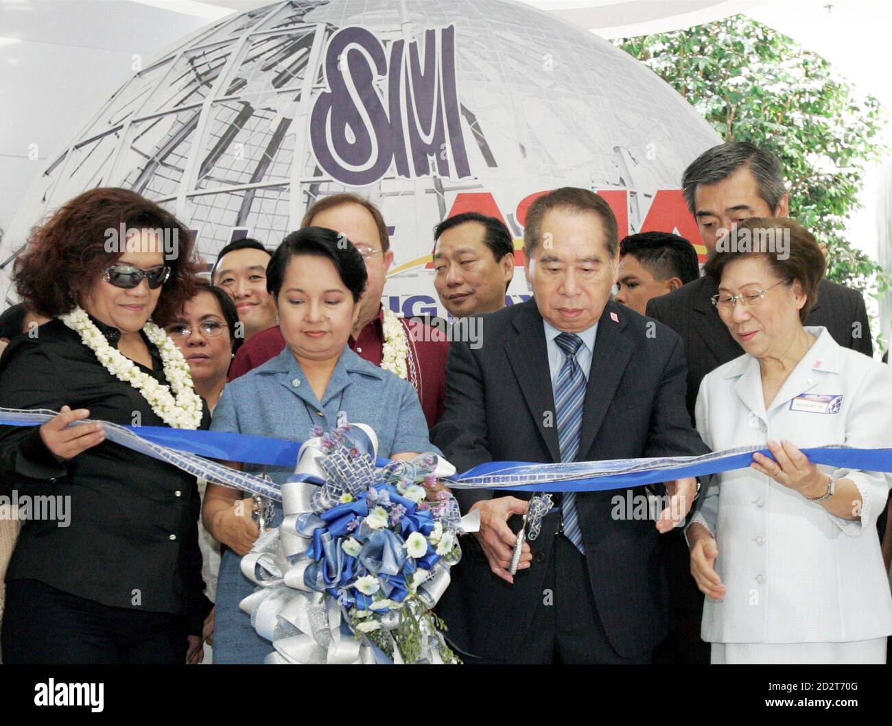 Gloria henry hires stock photography and images Alamy