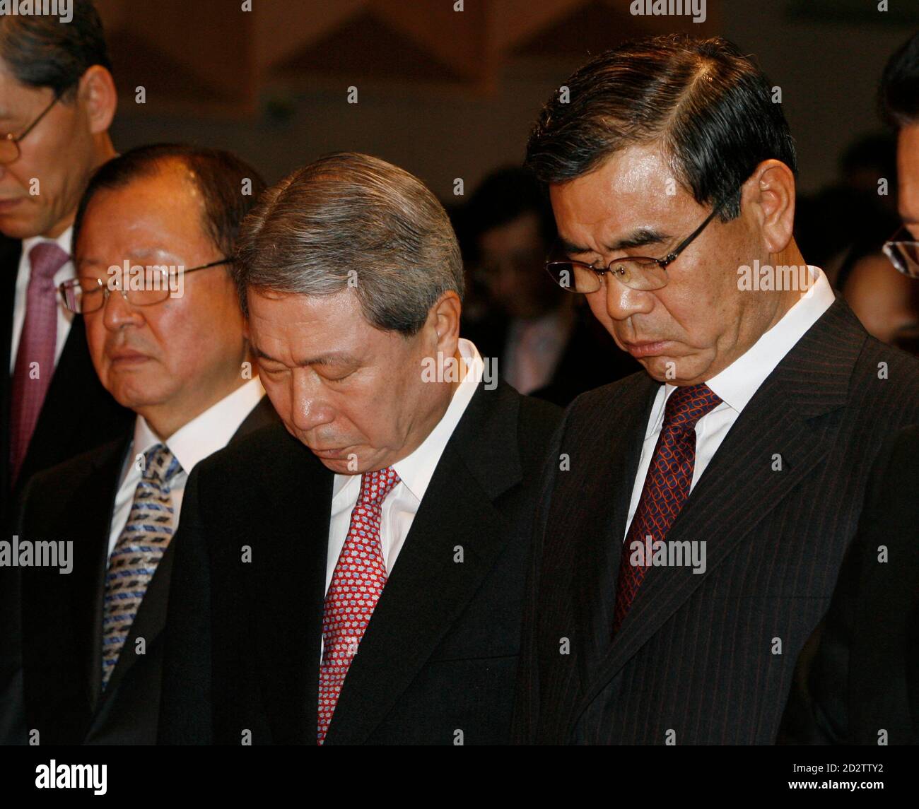 Foreign affairs trade minister yu myung hwan in seoul seoul hi-res ...