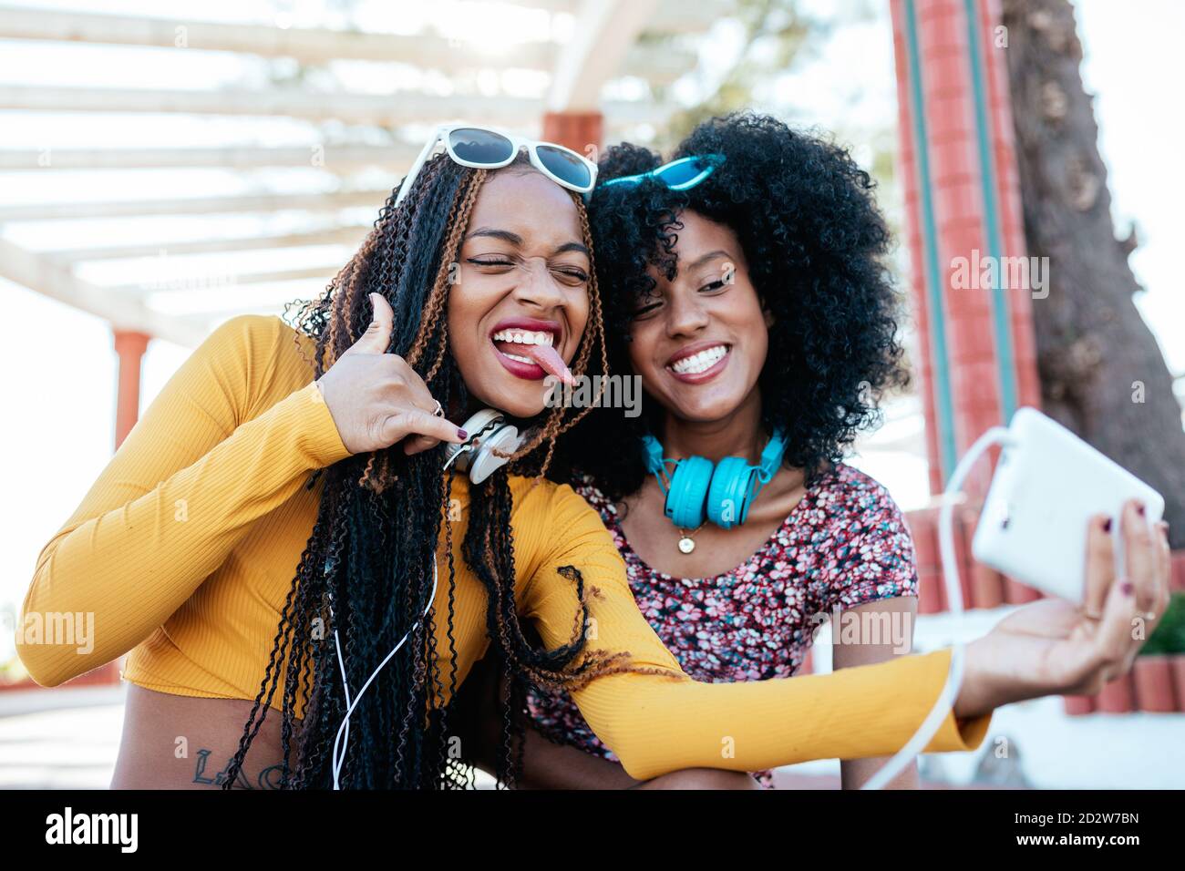 Black woman braids hi-res stock photography and images - Alamy