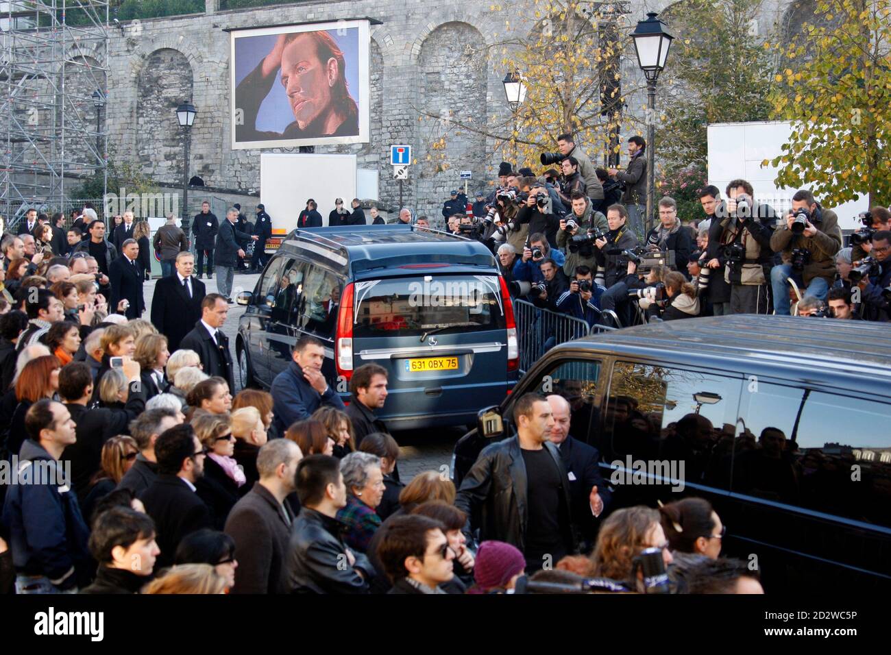 The Funeral Convoy For French Actor Guillaume Depardieu Arrives At The Church In Bougival Near Paris October 17 08 French Film Star Gerard Depardieu S Son Guillaume A 37 Year Old Actor Who Rebelled