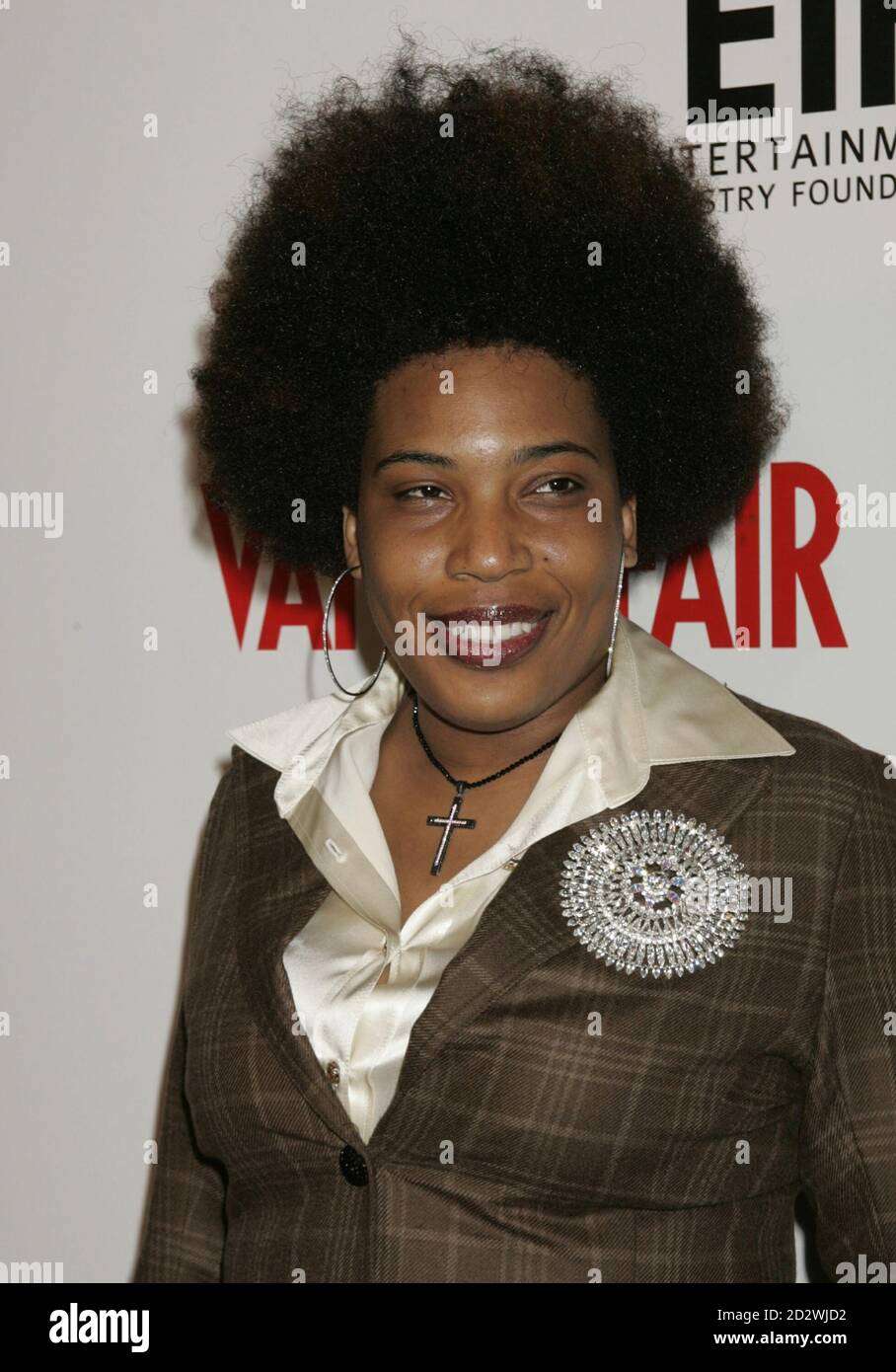 Singer Macy Gray Poses As She Arrives At A Pre Oscar Benefit Vanity Fair S Amped For Africa California Benefit In Los Angeles March 2 06 Academy Award Nominee For Best Actress Charlize Theron Singer Macy Gray Poses As She Arrives At A Pre Oscar Benefit Vanity Fair S Amped For Africa California Benefit In Los Angeles March 2 06 Academy Award Nominee For Best Actress Charlize Theron