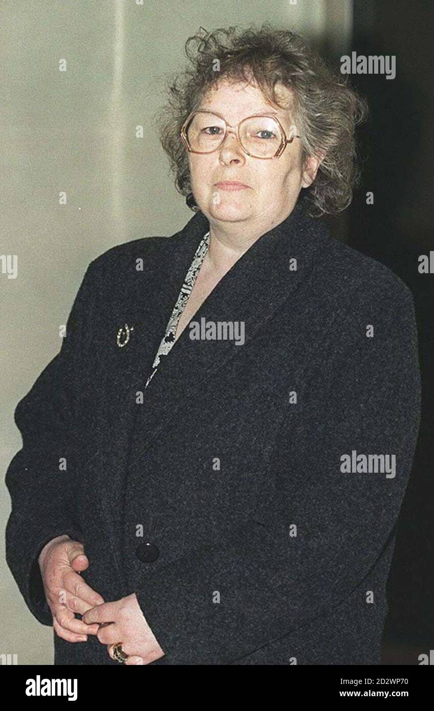 BHAM 2: BIRMINGHAM: 17.01.95: Pat Dunn leaves Birmingham County Court  today (Tuesday) where  she is locked in a fierce legal battle with the mistress of her late husband over the right to be buried with him.  WATCH FOR PA STORY. PA NEWS, David Jones. Stock Photo