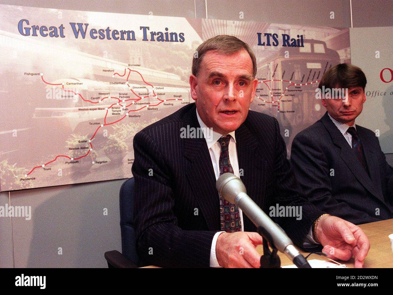 Chris Kinchin-Smith (right) of Enterprise Rail, winner of the franchise to run the train services on the London-Tilbury-Southend route, sits by Brian Scott, Managing Director of Great Western Trains Ltd, who will run services to Wales and the South West, at a news conference today (Wednesday) in London after the announcement by the Franchise Director that the two companies have been awarded the latest franchise contracts in the continuing privatisation of the railway network. Stock Photo