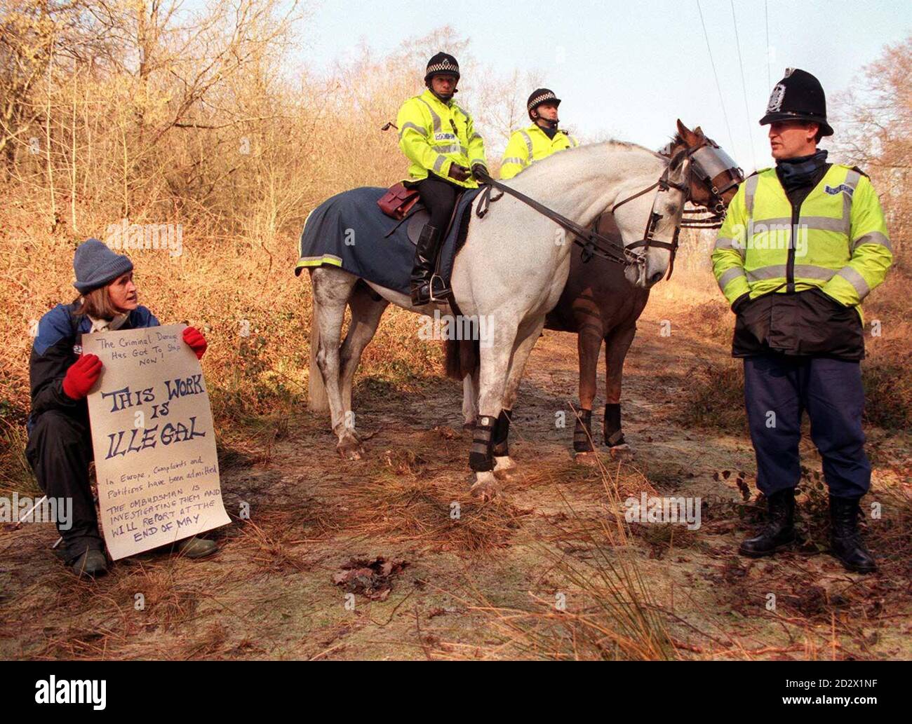 Police and bailiffs move onto the site of the Newbury by-pass to enforce eviction orders against hundreds of protesters.  Eviction writs have been granted to the Under-Sheriff of Berkshire by the  the High Court. Stock Photo