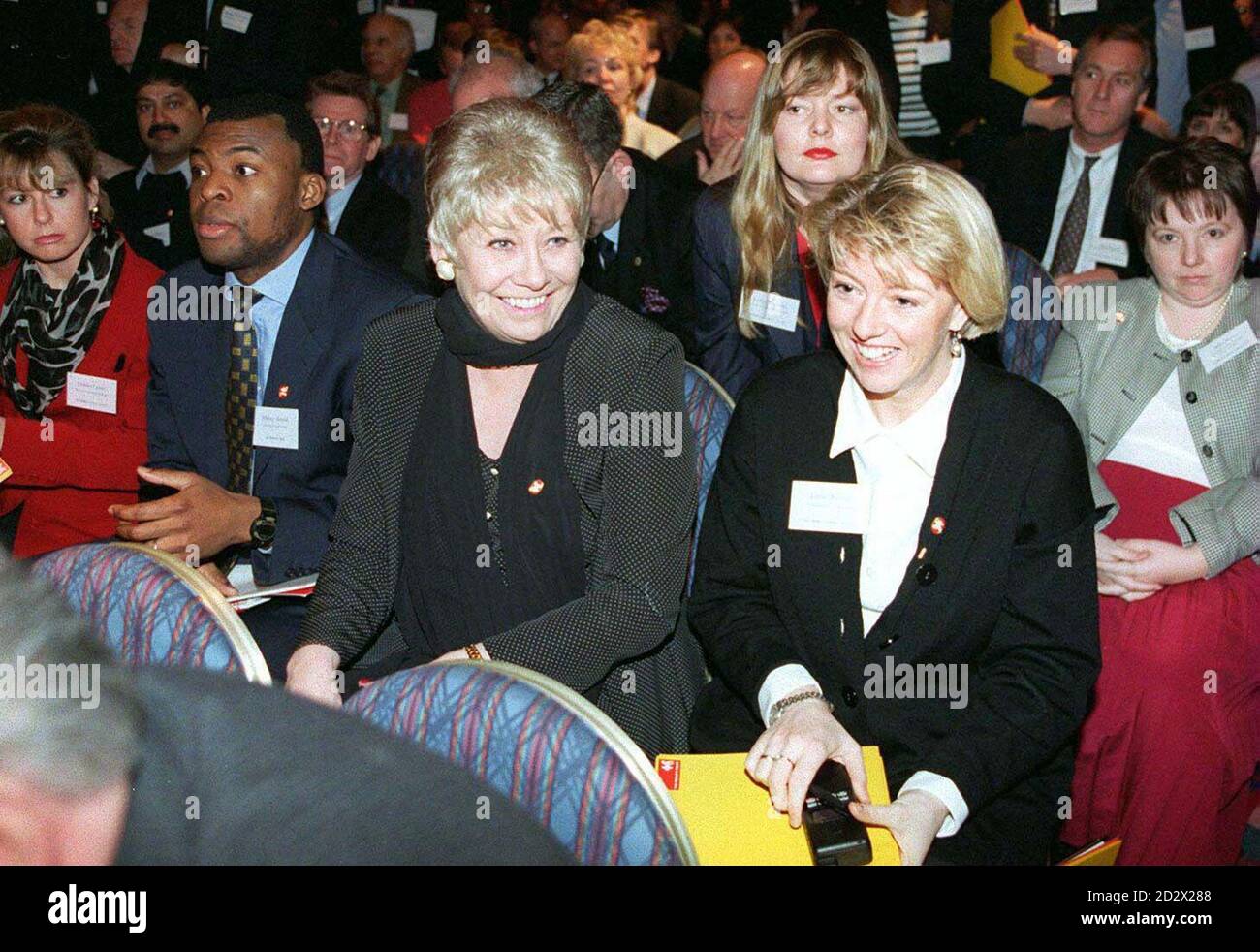 Coronation Street actress Liz Dawn (centre) at a speech delivered by the Prince of Wales in the Piccadilly Hotel, Manchester. Stock Photo
