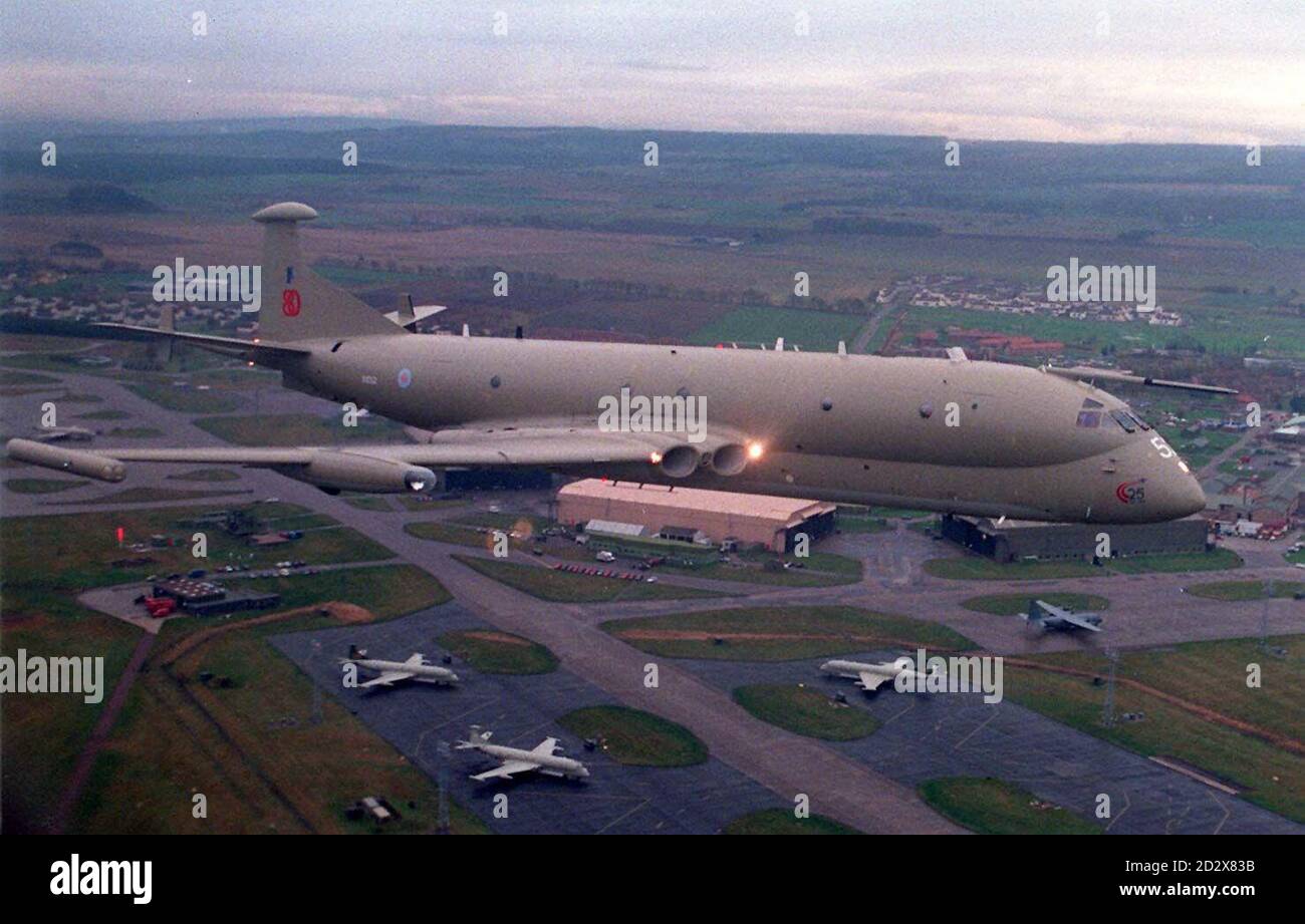 Library file 260051-2 of an old-style Nimrod maritime patrol aircraft. Defence Secretary Michael Portillo today (Thur) announced an order for 21 new-look aircraft, from British Aerospace, as part of a package of 4 billion worth of defence orders, which he said would sustain 5,000 British jobs. See PA story POLITICS Defence. PA News. 13/02/03 : The Ministry of Defence has confirmed that a similar Nimrod surveillance aircraft patrolled the skies Wednesday over London in a supporting role to troops and police as they continued to guard Heathrow Airport and other key sites in the capital. ( Note Stock Photo