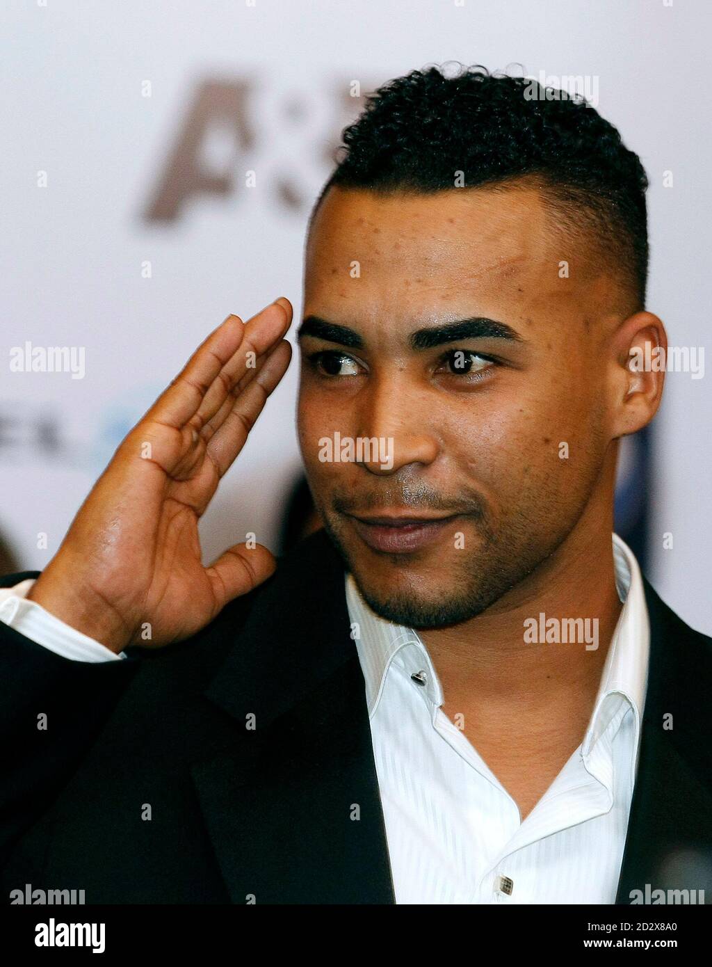 Puerto Rican Reggaeton Singer Don Omar Poses For Photographers During A News Conference At A Hotel In Vina Del Mar City About 75 Miles 121 Km Northwest Of Santiago February 22 10