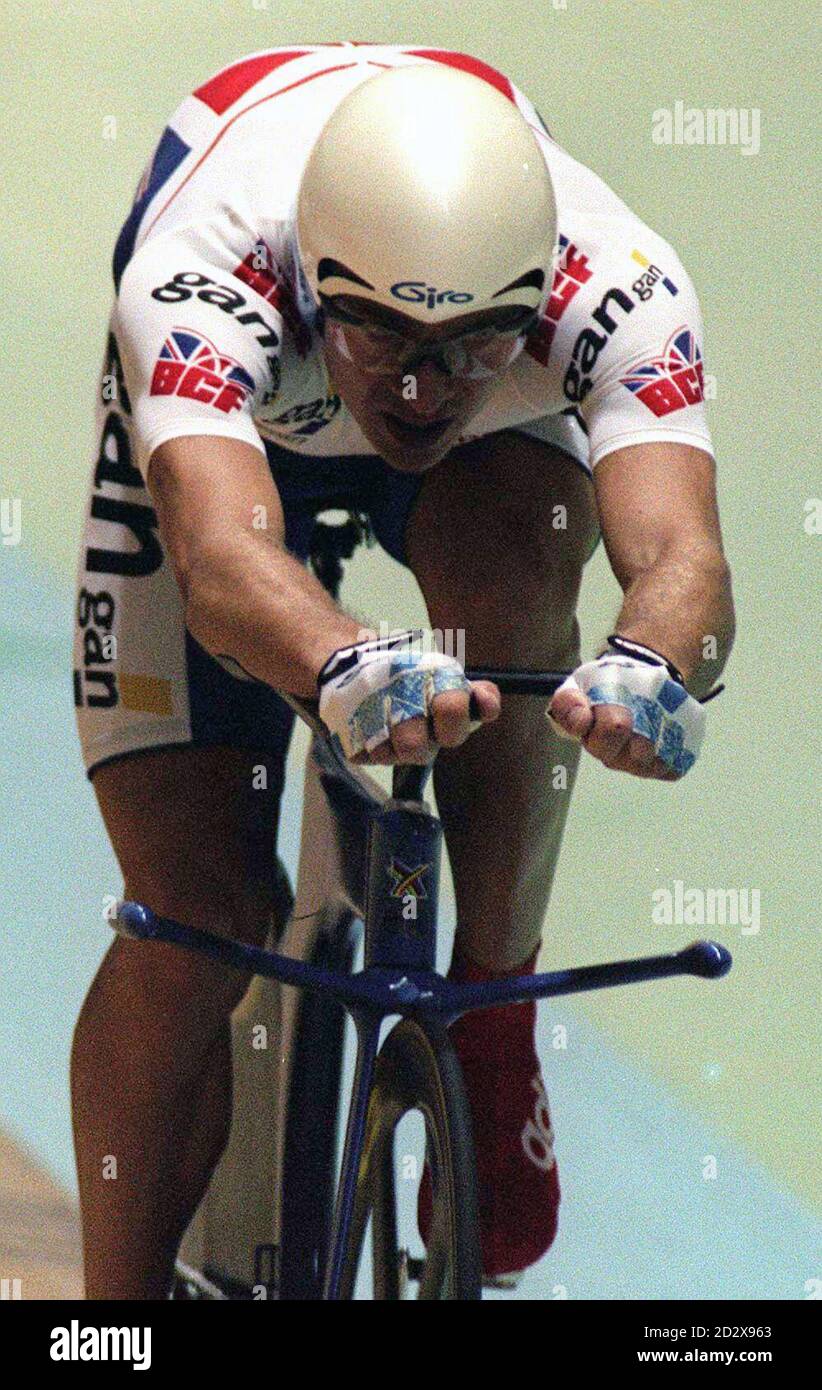 Powering to victory in his quarterfinal of the Individual Pursuit at