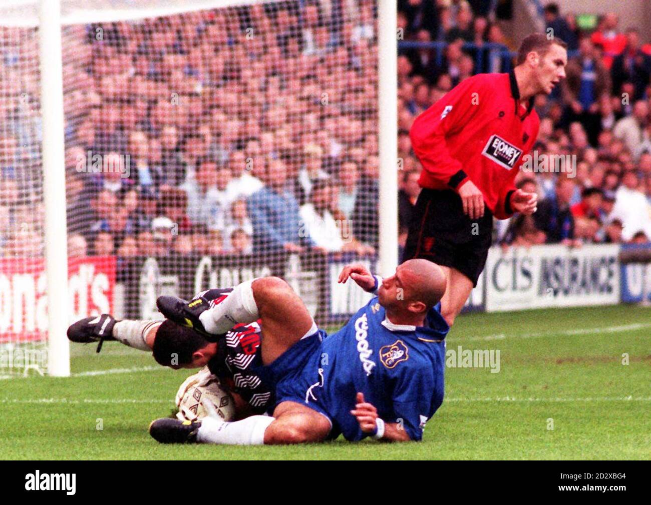 Chelseas goalkeeper neil sullivan hi-res stock photography and images ...