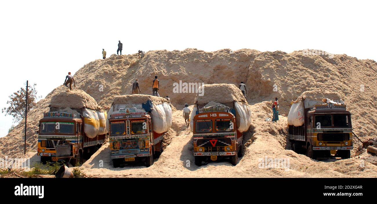 Sugarcane factory india hires stock photography and images Alamy