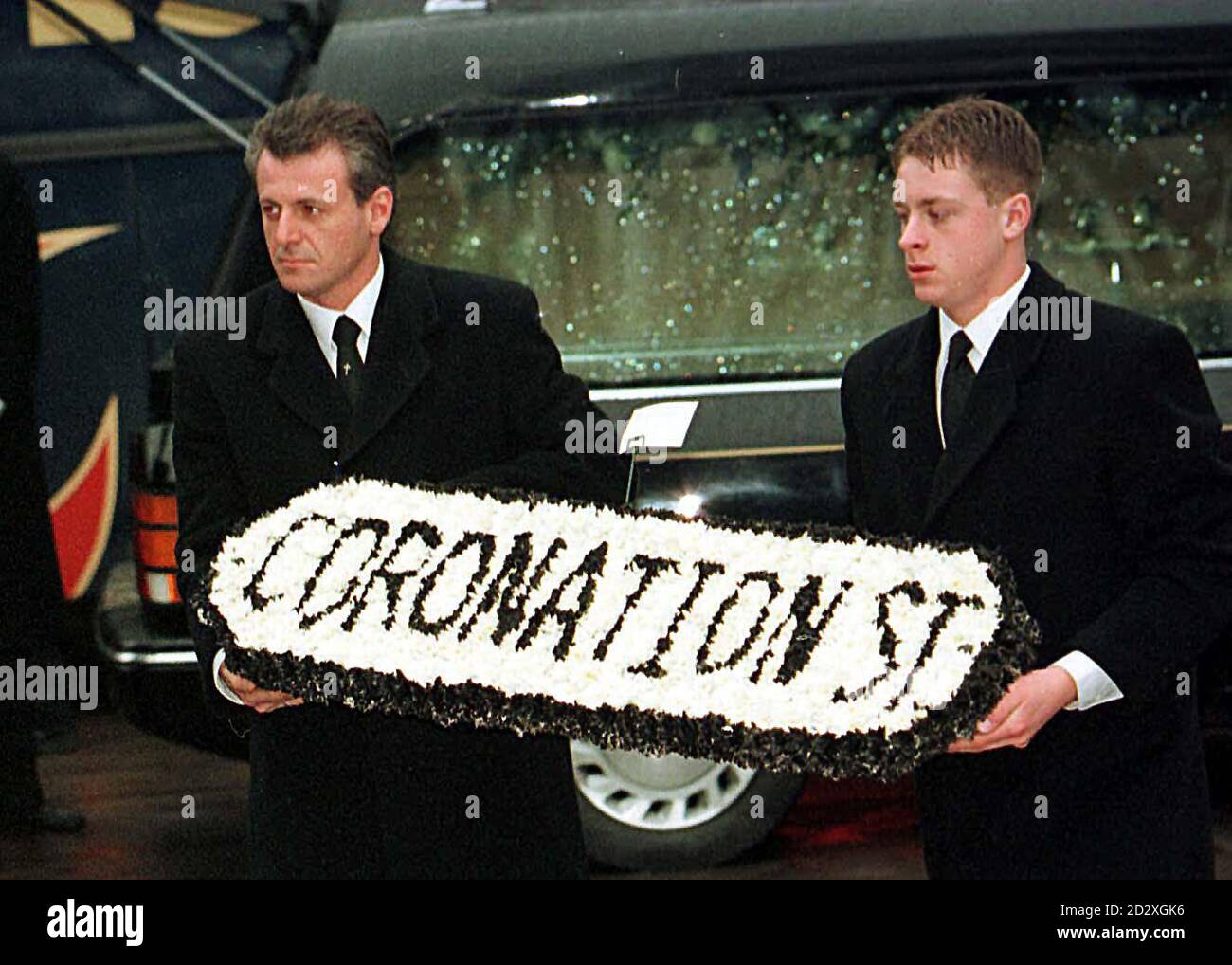 Funeral attendants hires stock photography and images Alamy